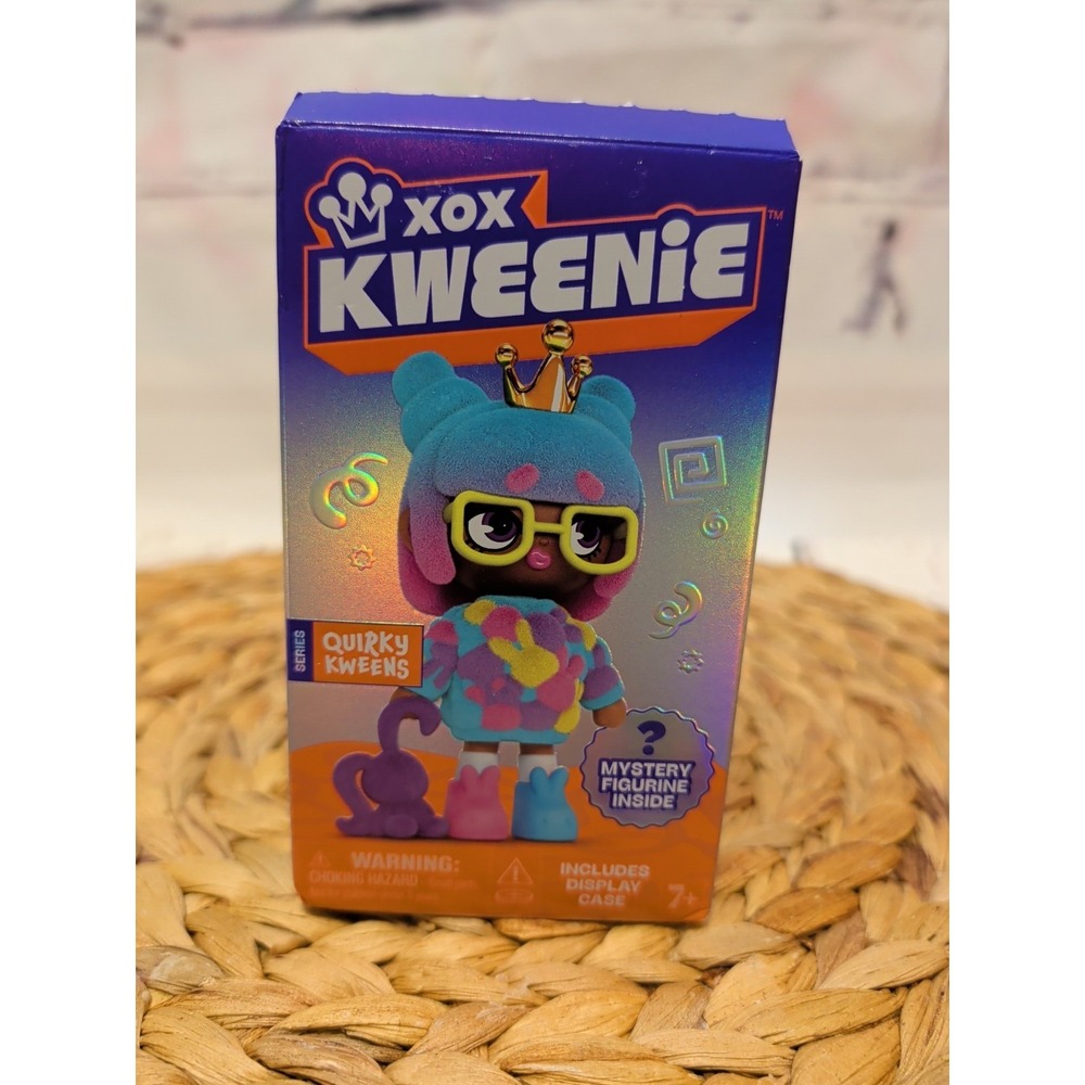 XOX Kweenie Quirky Kweens Mystery Figurine & Display Case‎ NEW With Open Box